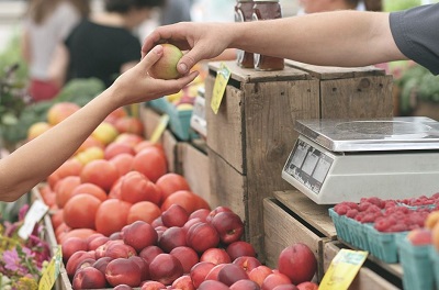 An image of a farmer's market.