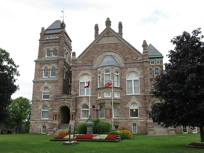This is a photograph of the Oxford County Courthouse.
