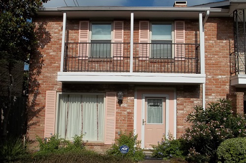 An image of a townhouse.