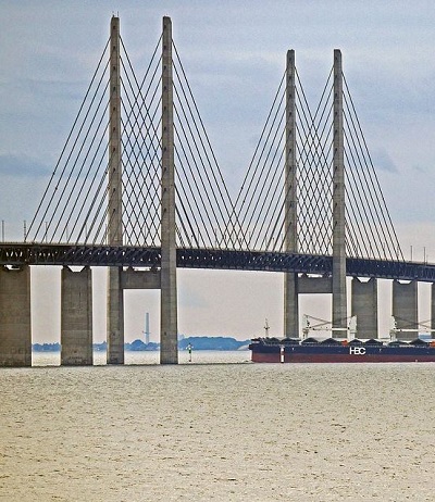 An image of a cable-stayed bridge.